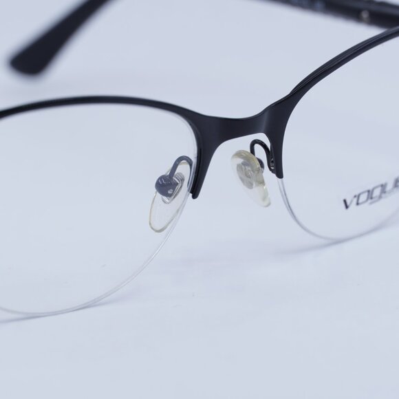 🕶️ New Vogue VO3998 352 Eyeglasses - Black/Silver Frame 50mm - Picture 6 of 11
